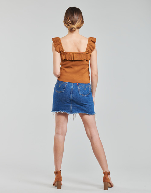 Betty London - RALEIGH - Camel
