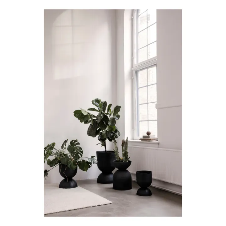 Ferm Living Pot Hourglass | Noir
