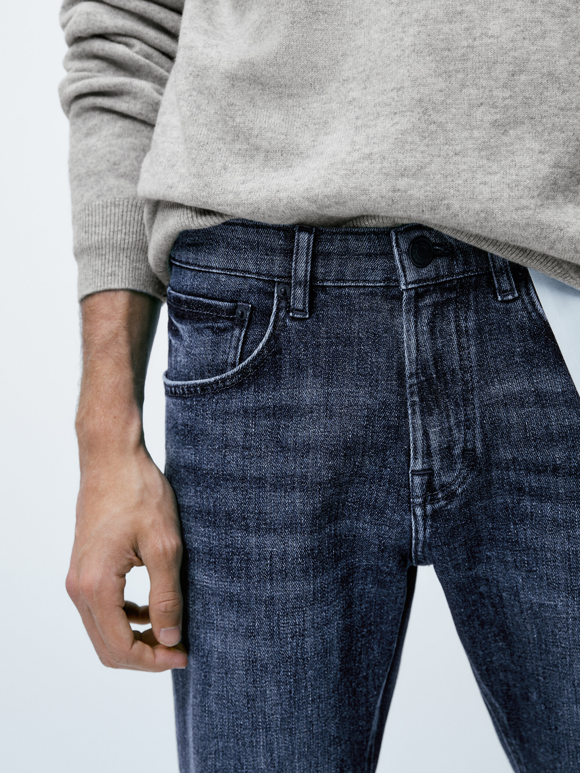 Calça vaquero com lavagem pedra regular fit - INDIGO