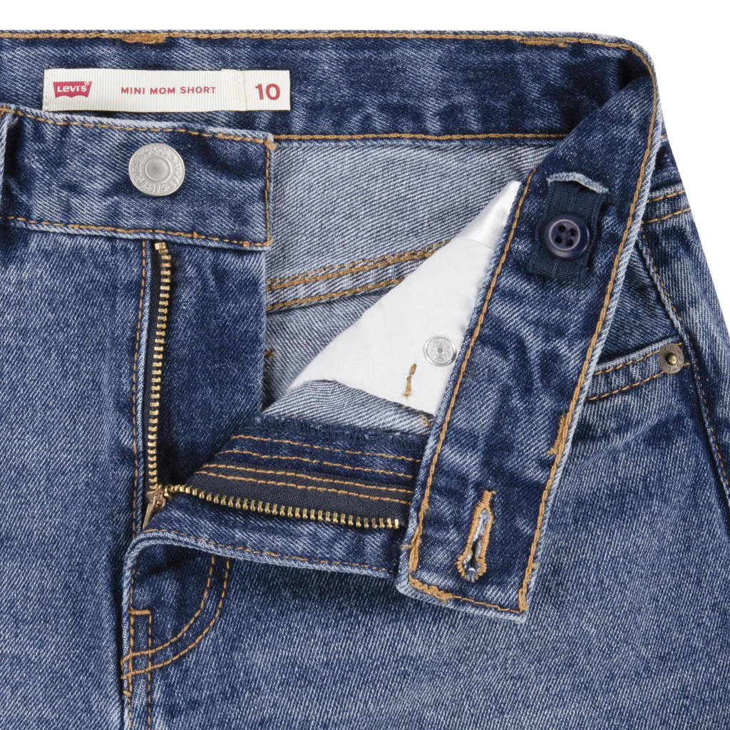 Levi's mom denim short pinky promise