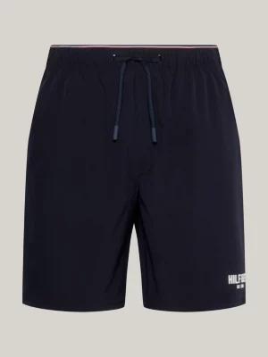 Shorts esportivos essenciais com logo