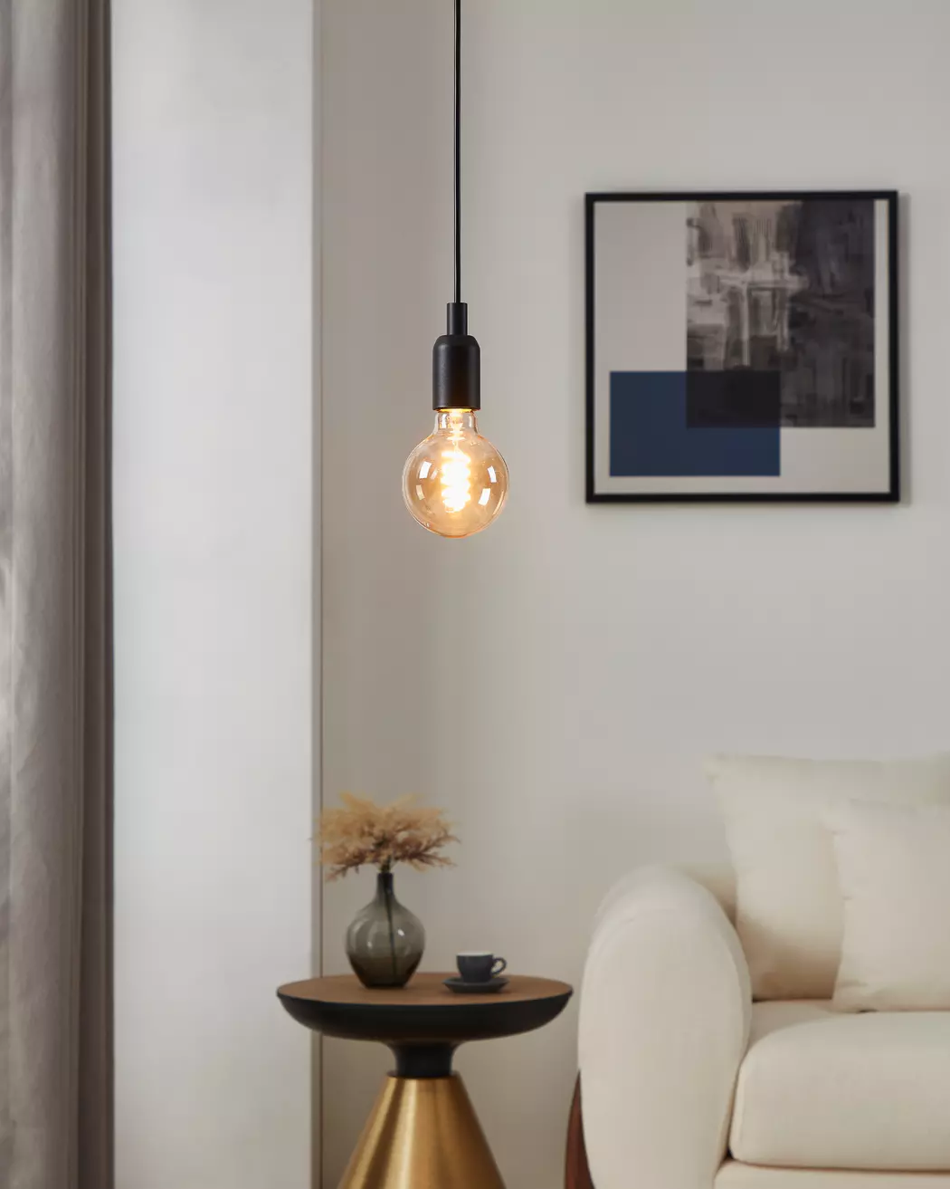 LED-Globeform E27 / 4 Watt