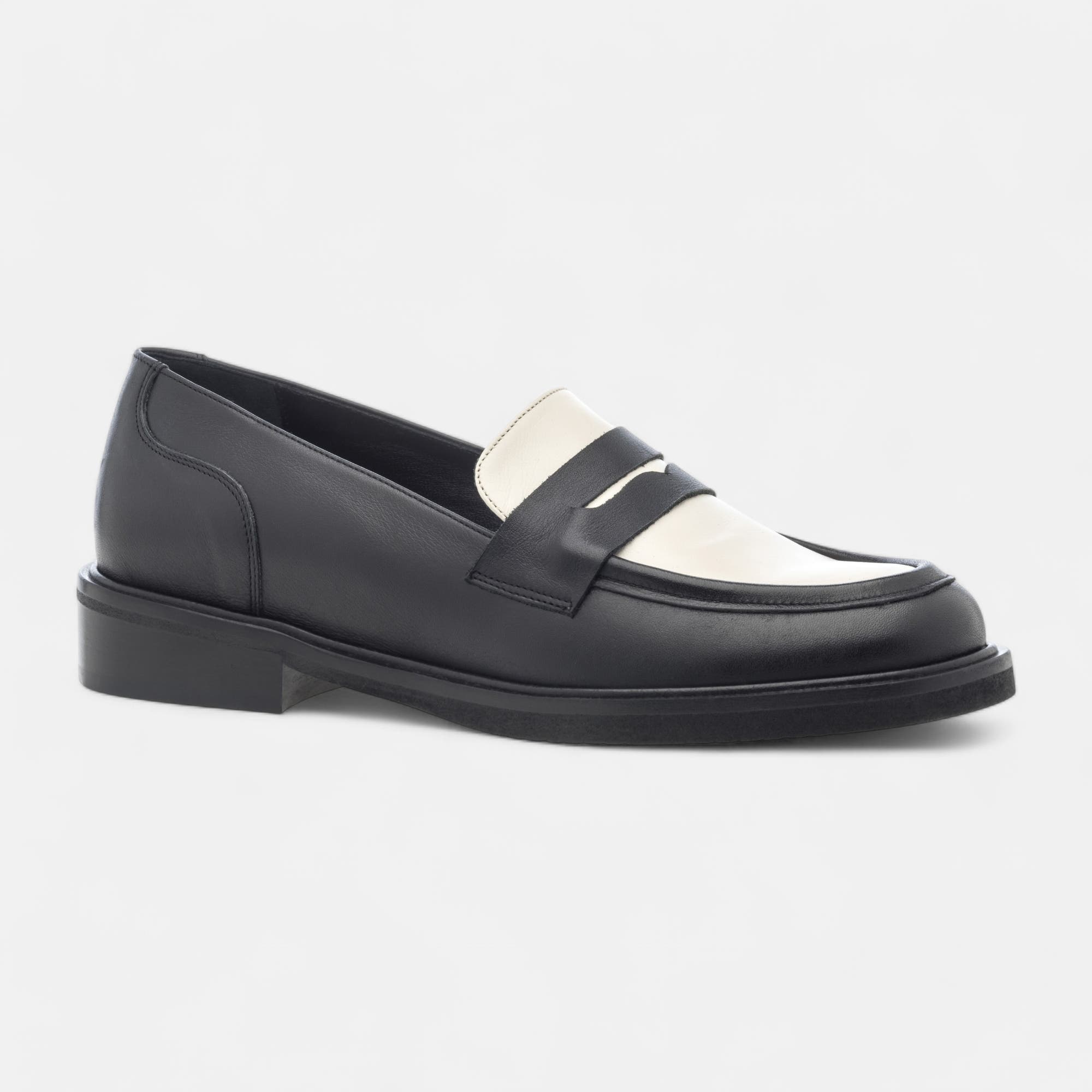 Mocassins Femme en cuir noir vernis