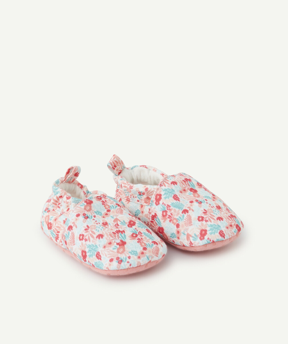 LES CHAUSSONS ROSES FLEURIES