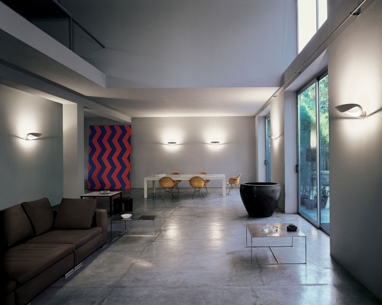 Artemide Mesmeri wandlamp LED 2700K glanzend chroom