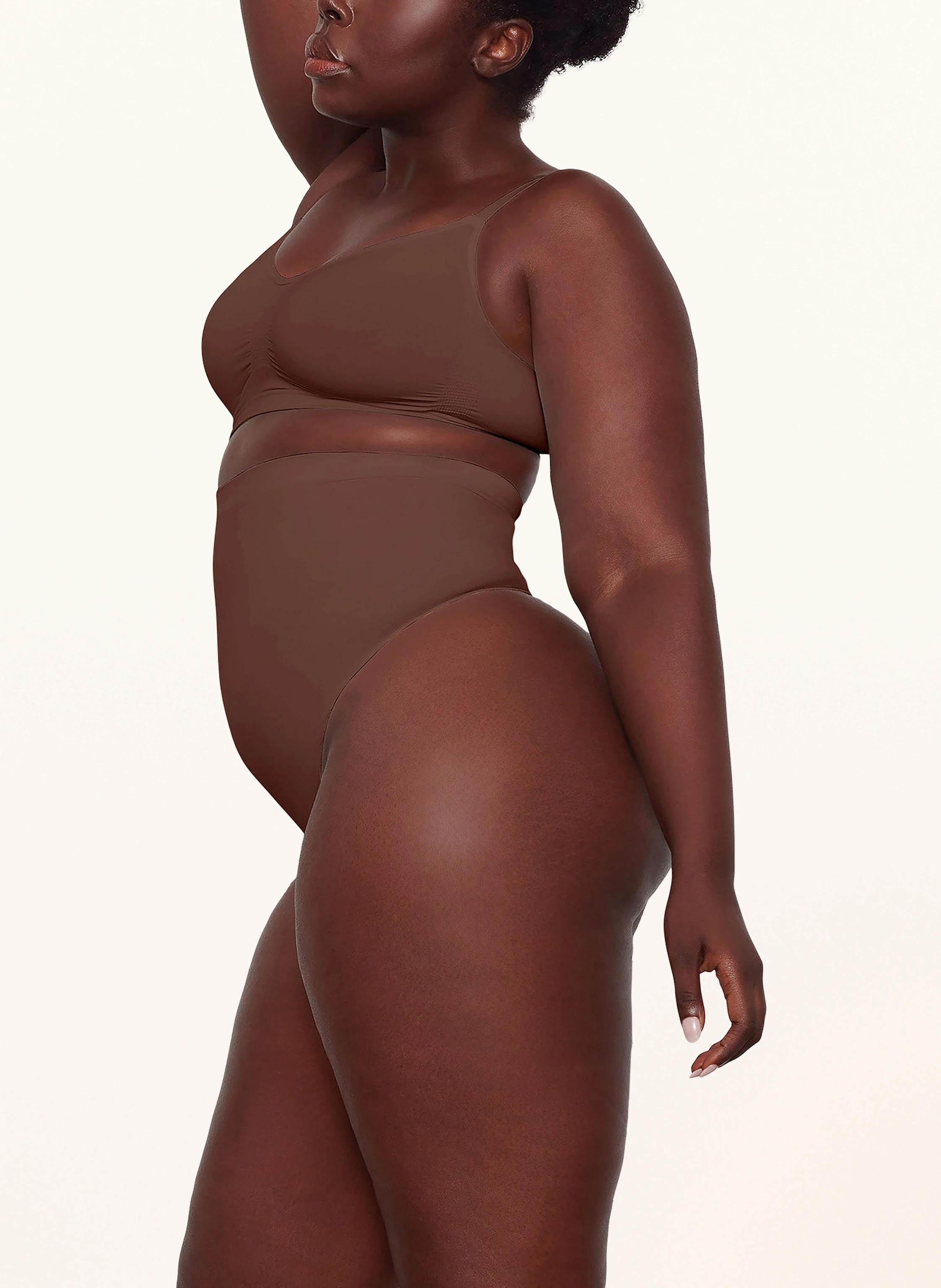 SKIMS Shape-String SEAMLESS SCULPT