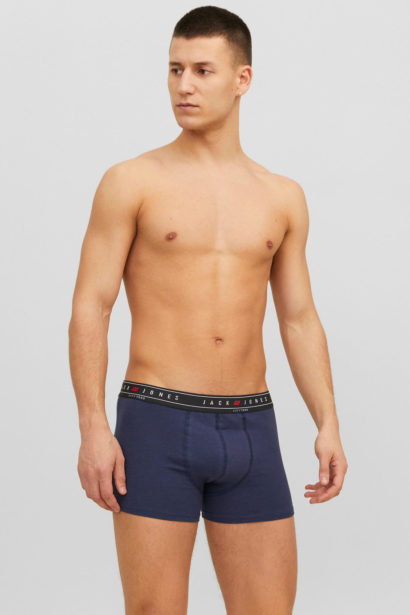 Pacote com 5 cuecas boxer de algodão.