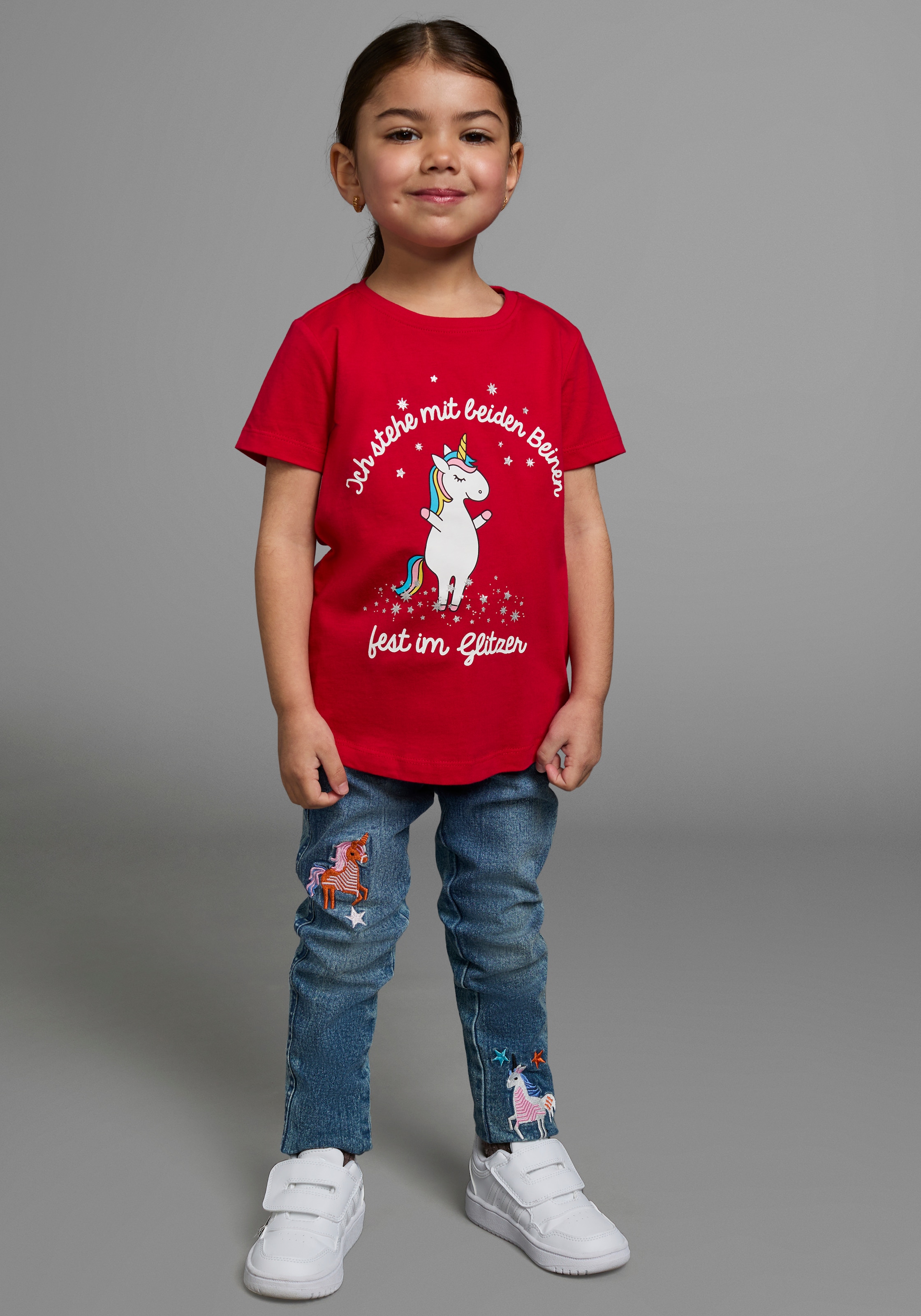 KIDSWORLD T-Shirt »Mit Einhorn-Druck und Glitzereffekten«, mit stylischem Einhorn-Print