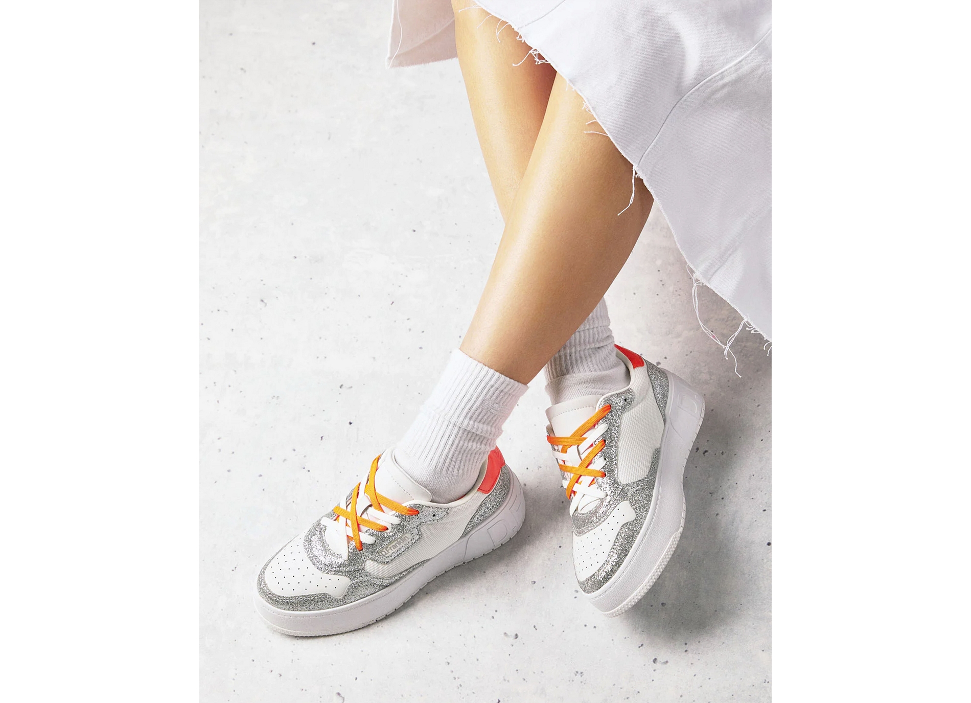 Court basic mesh glitter blanc argent