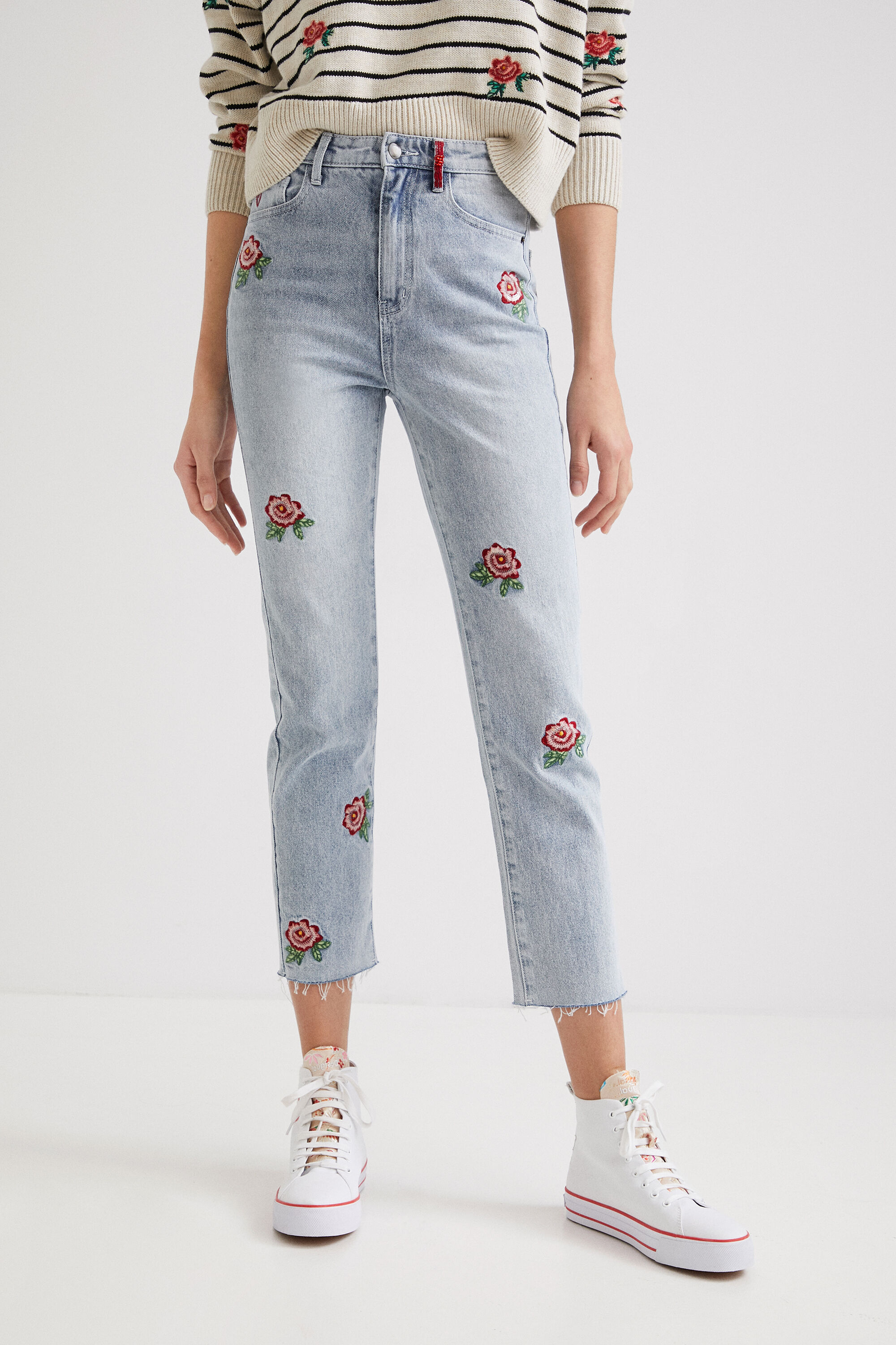Jean droit à fleurs