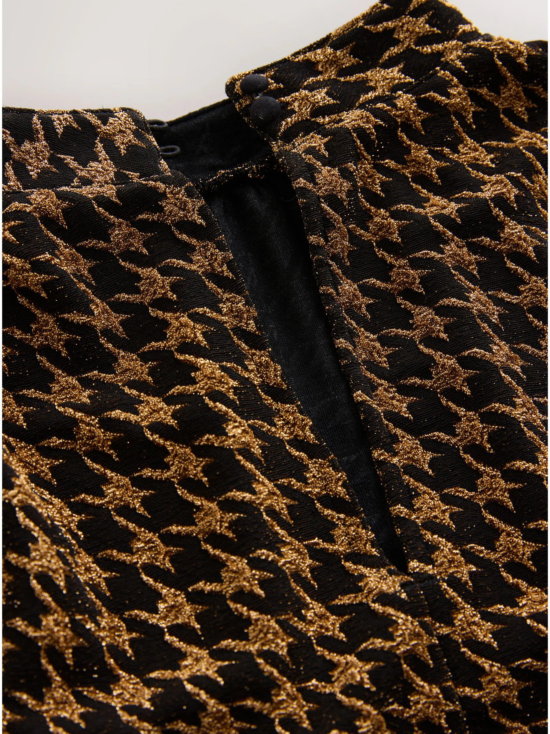 Zwart/goud getand motief - Long Sleeve High Neck Jaqcuard Blouse