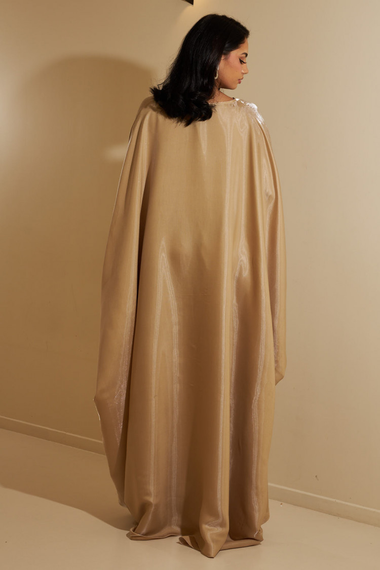 Abaya beige foncé à manches chauves-souris satinée