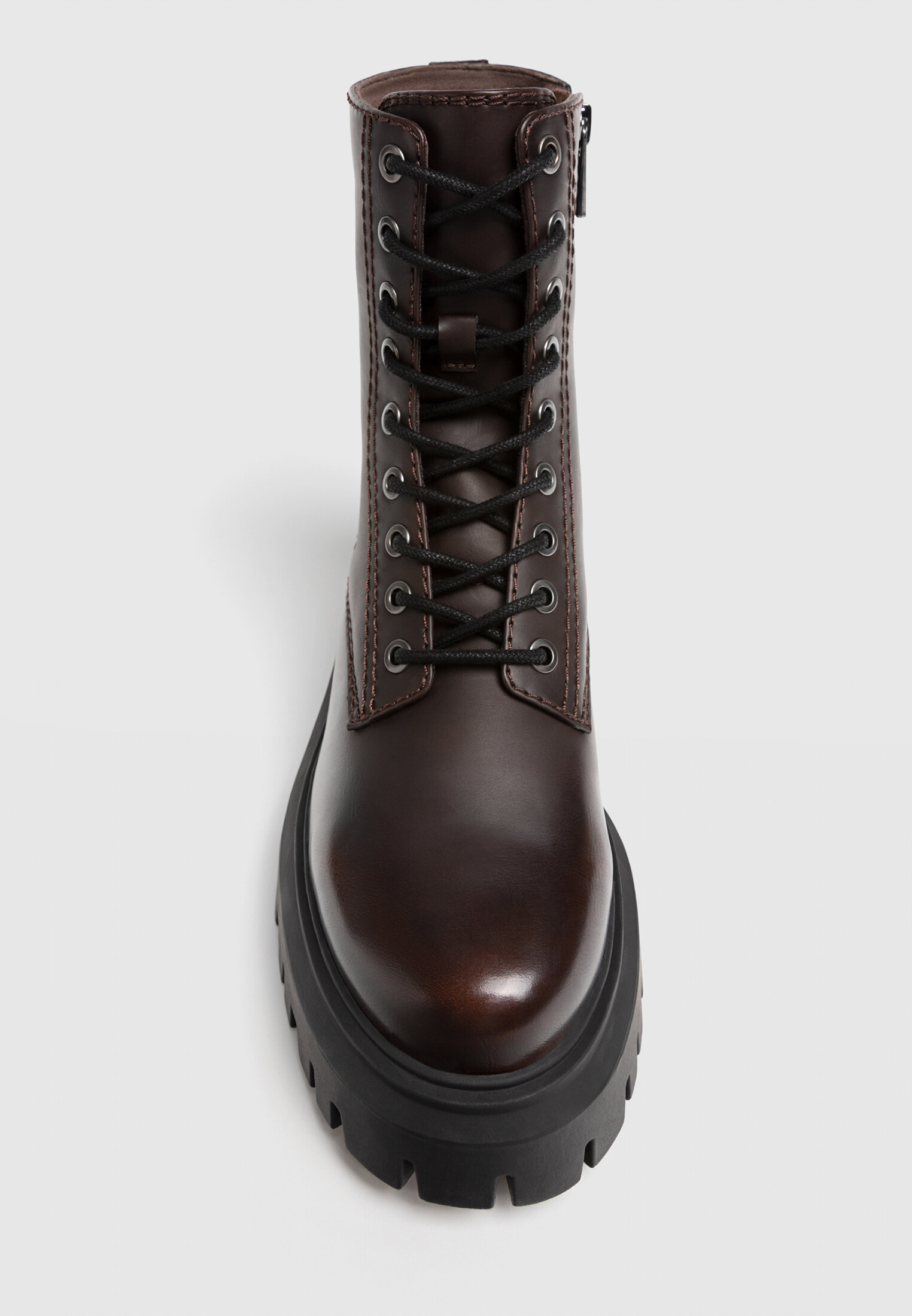 Botas de cano curto sem cadarço
