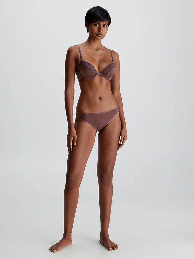 Sutiã Push-Up com Decote em V Profundo e Design Sensual
