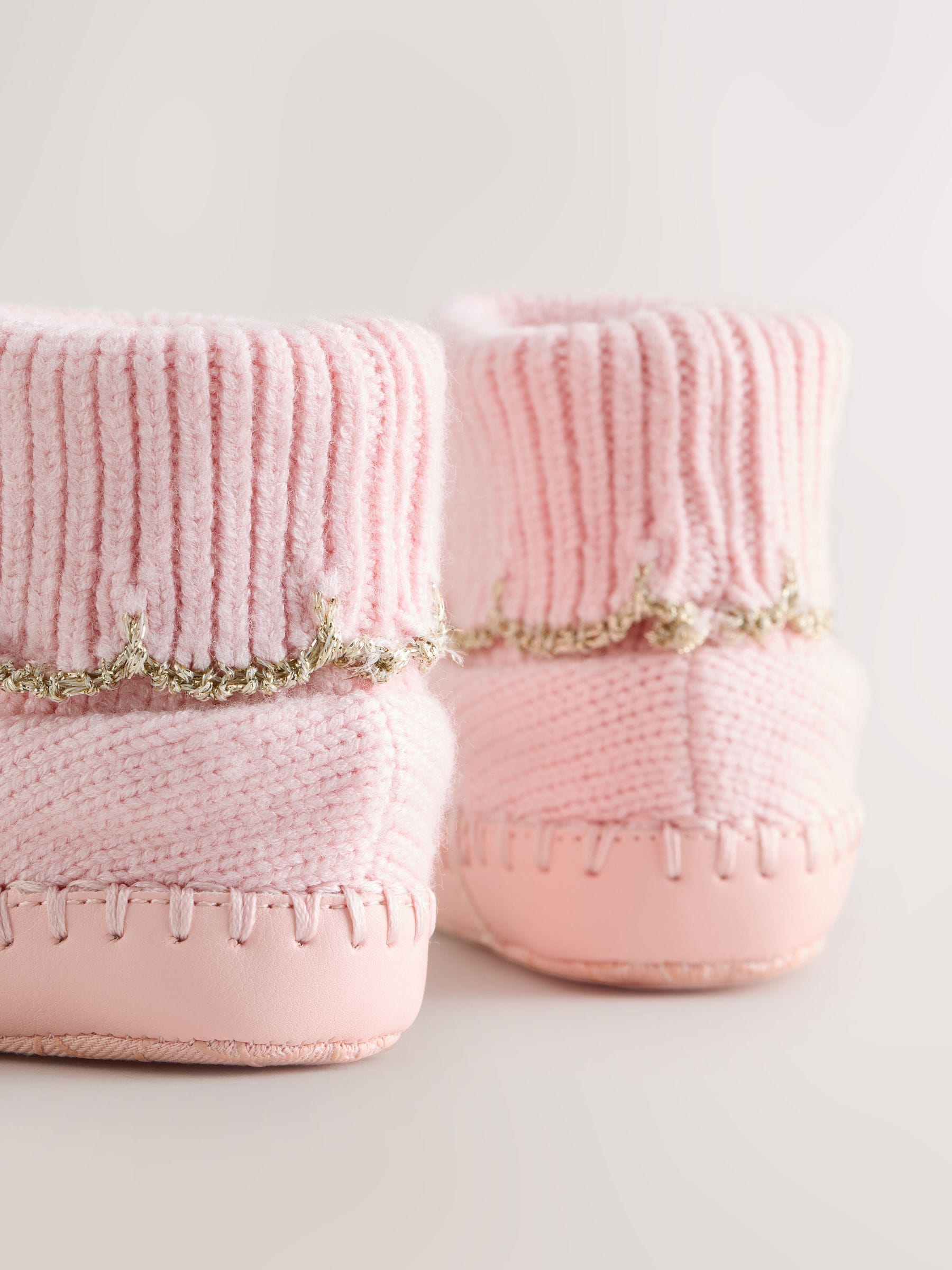 Roze - Baby Girls Scallop Edge Knitted Padders Booties with Bow