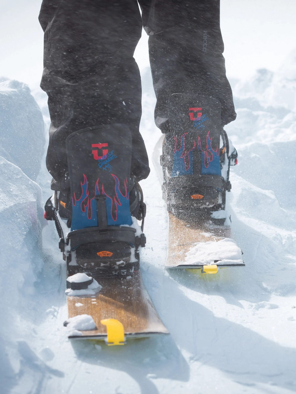 UNION Forrest Shearer 2024 Splitboard Bindings blue flames