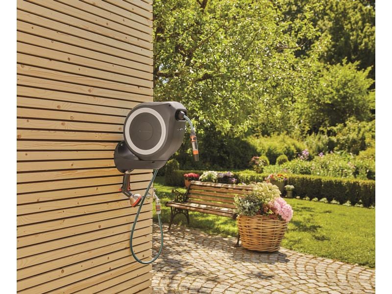 GARDENA Wand-Schlauchbox RollUp S 15 m Praktische und kompakte Schlauchrolle