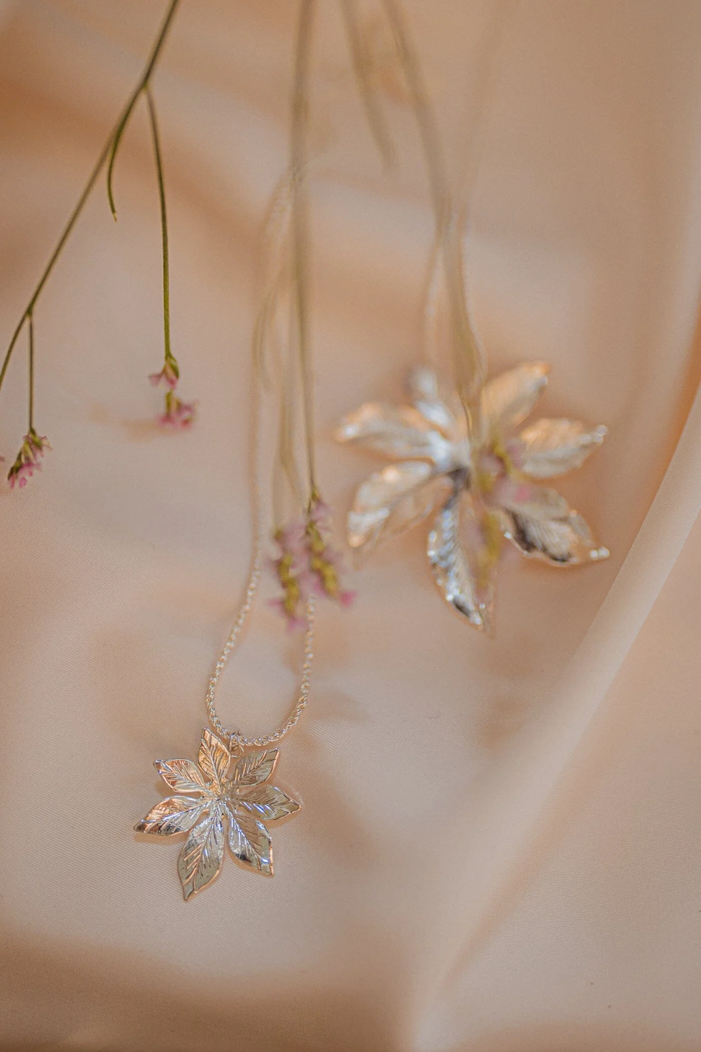 CHLORIS - Collier fleur doré à l'or fin | Argent