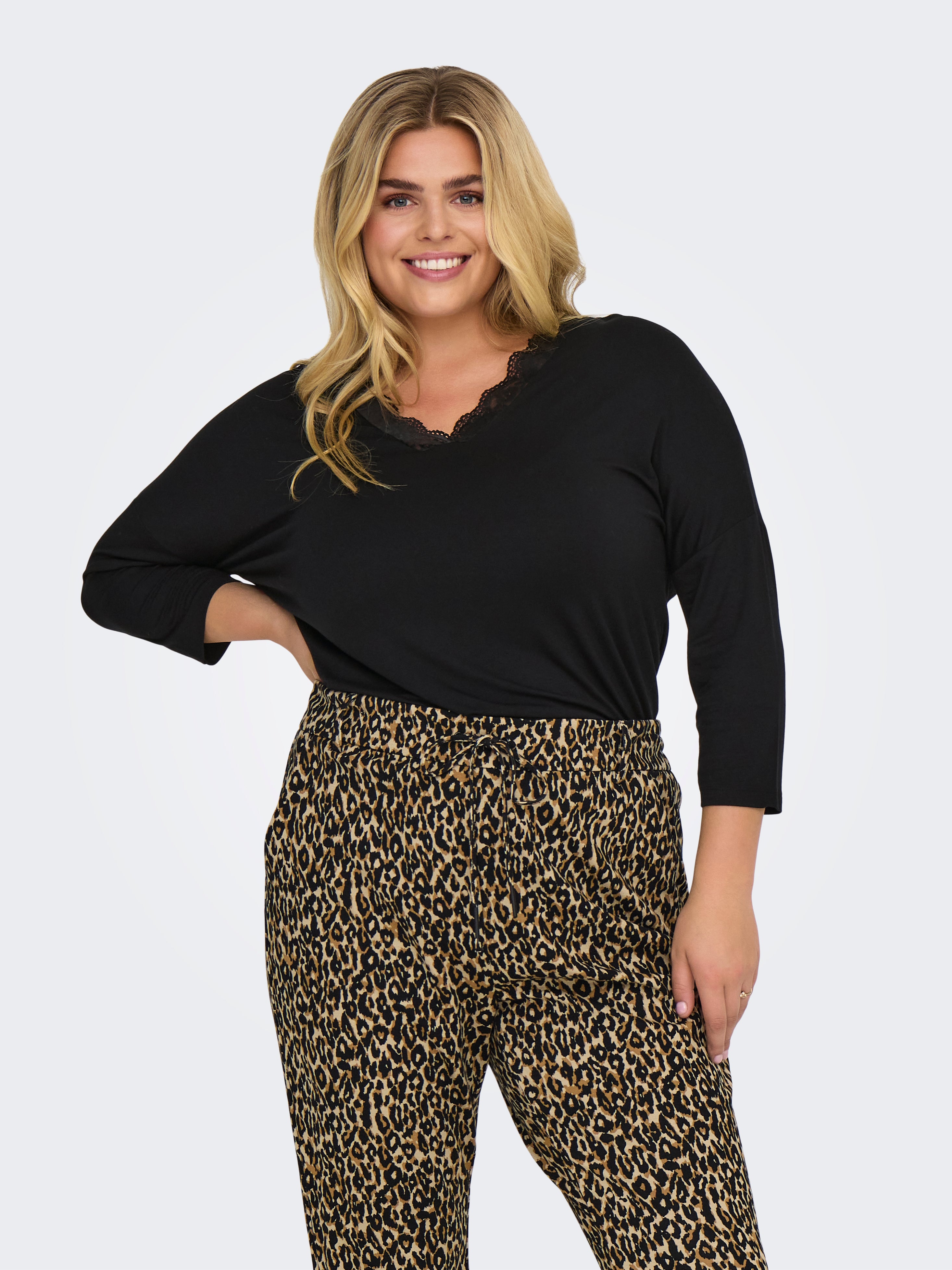 CARMALLE Top Black