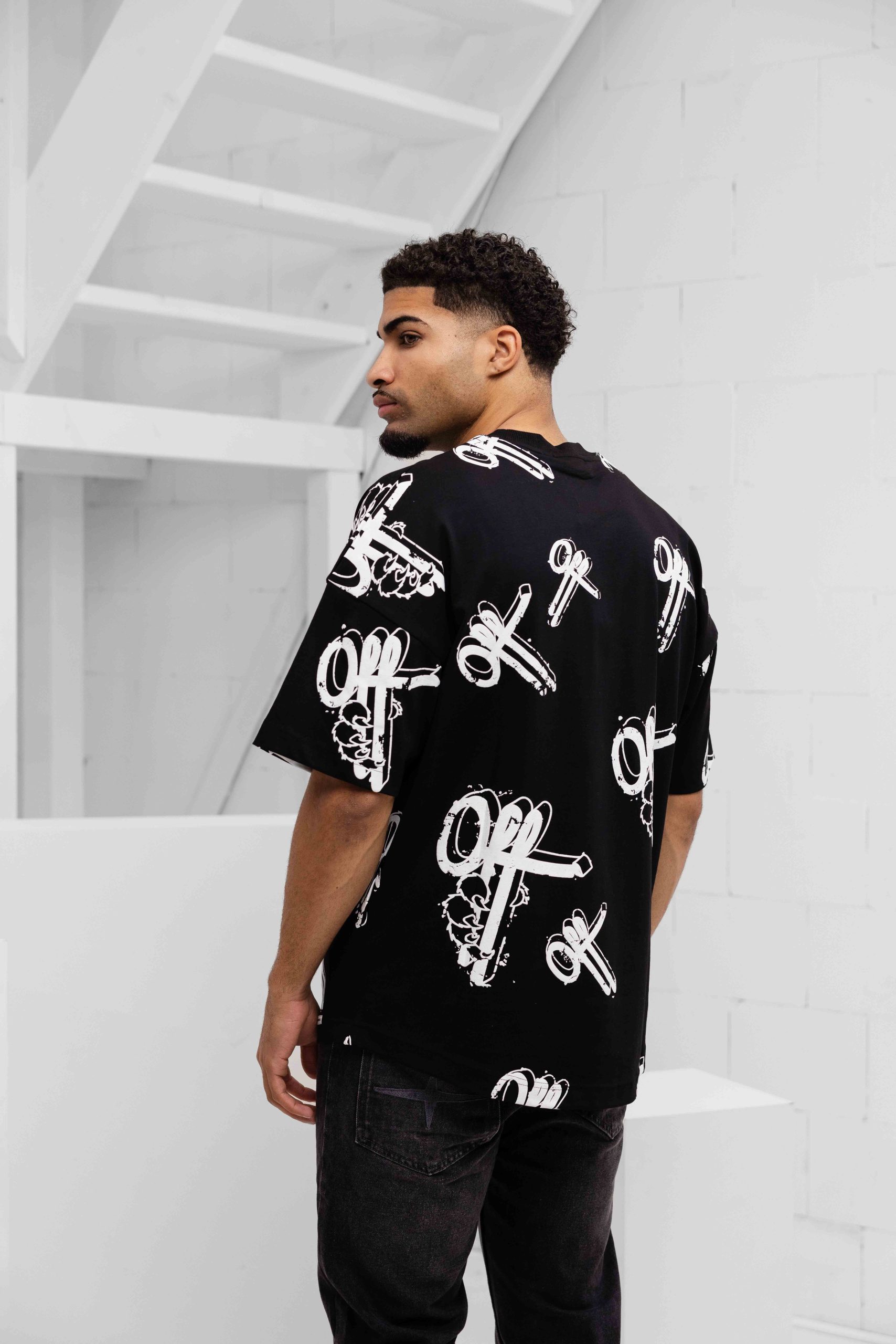 Off The Pitch Off Mark Loose Fit T-shirt Heren Zwart/Wit