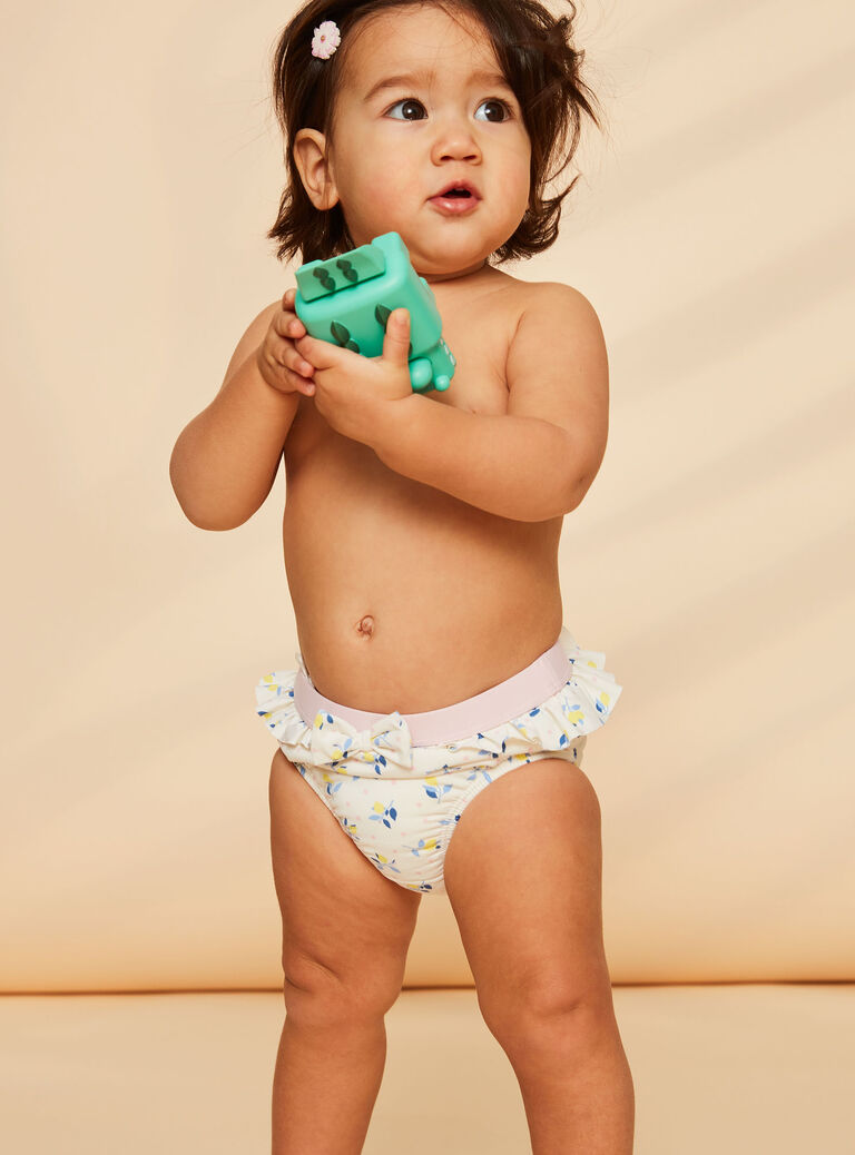 Maillot de bain blanc et rose pâle à imprimé fleuri