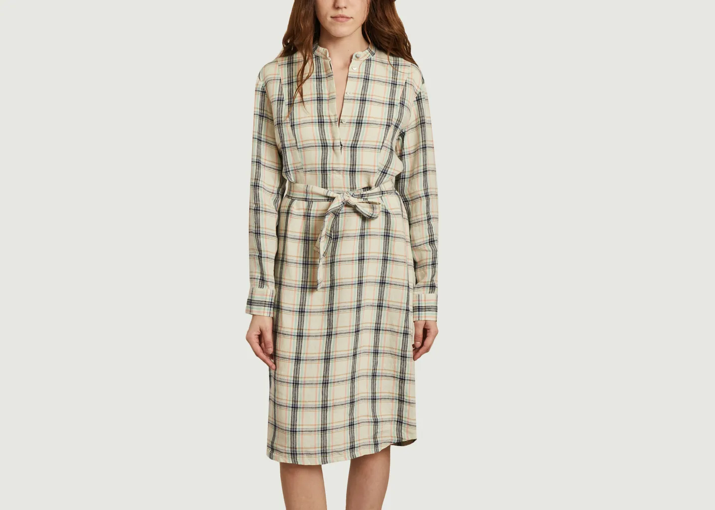 Robe Raquel A.P.C.