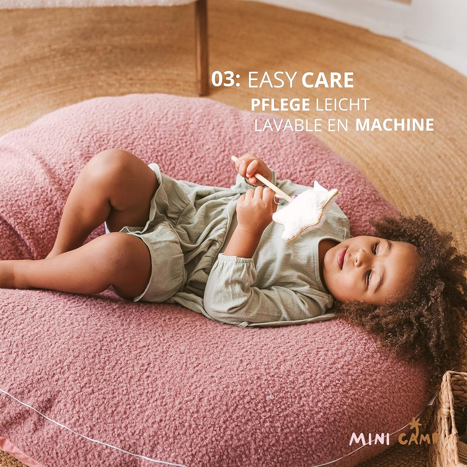 MINICAMP Große Bodenkissen für Kinder - Ultra-Flauschiger & waschbarer Kinder-Sitzsack mit Füllung und Bouclé-Sherpa-Bezug - 100 cm breit - Lounger und Lesekissen für Kleinkinder & Jugendliche (Rosa)
