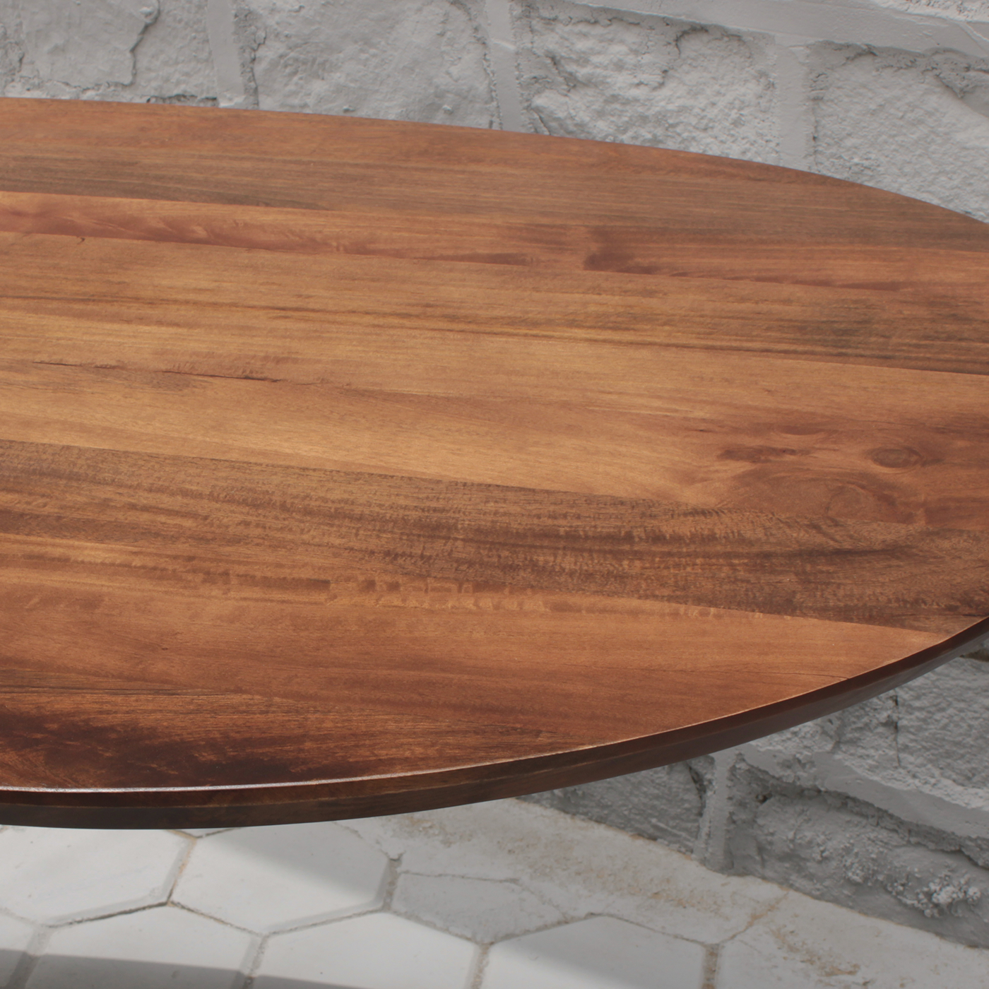 Eettafel organisch Kidney Eettafel mango organisch Kidney walnoot met spinpoot 160 cm