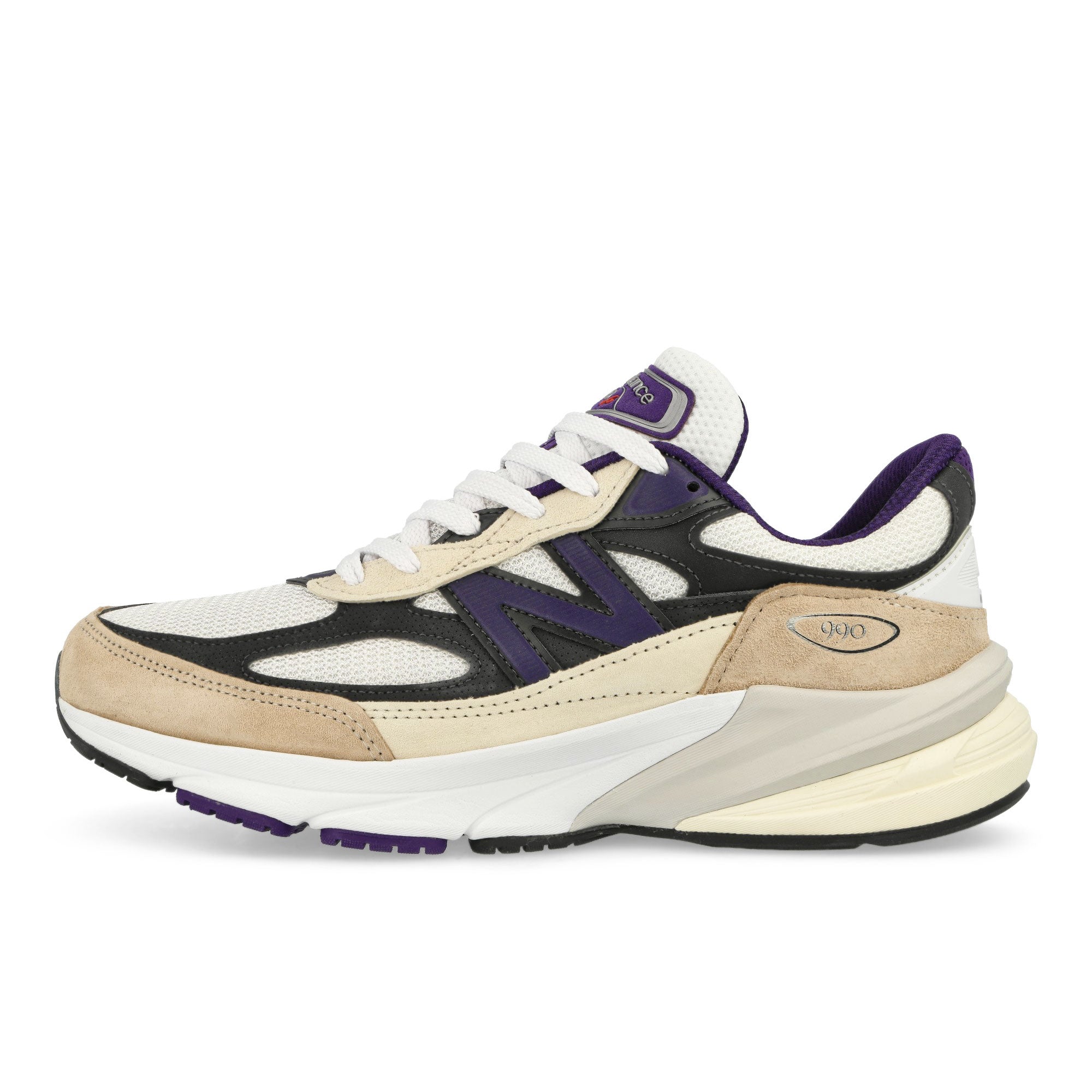 New Balance<br>U990WB6
