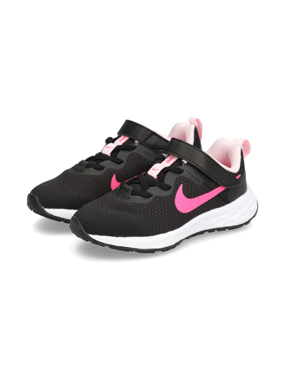 Nike Revolution 6