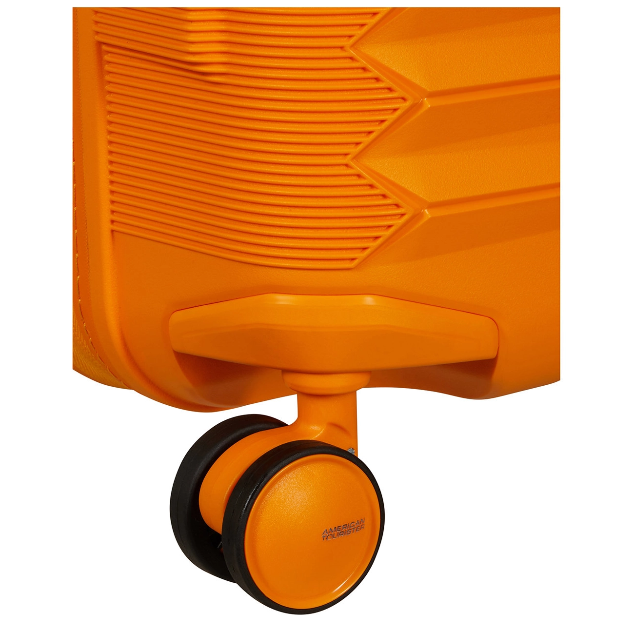 American Tourister Fastforward Spinner 78 EXP Radiant Orange