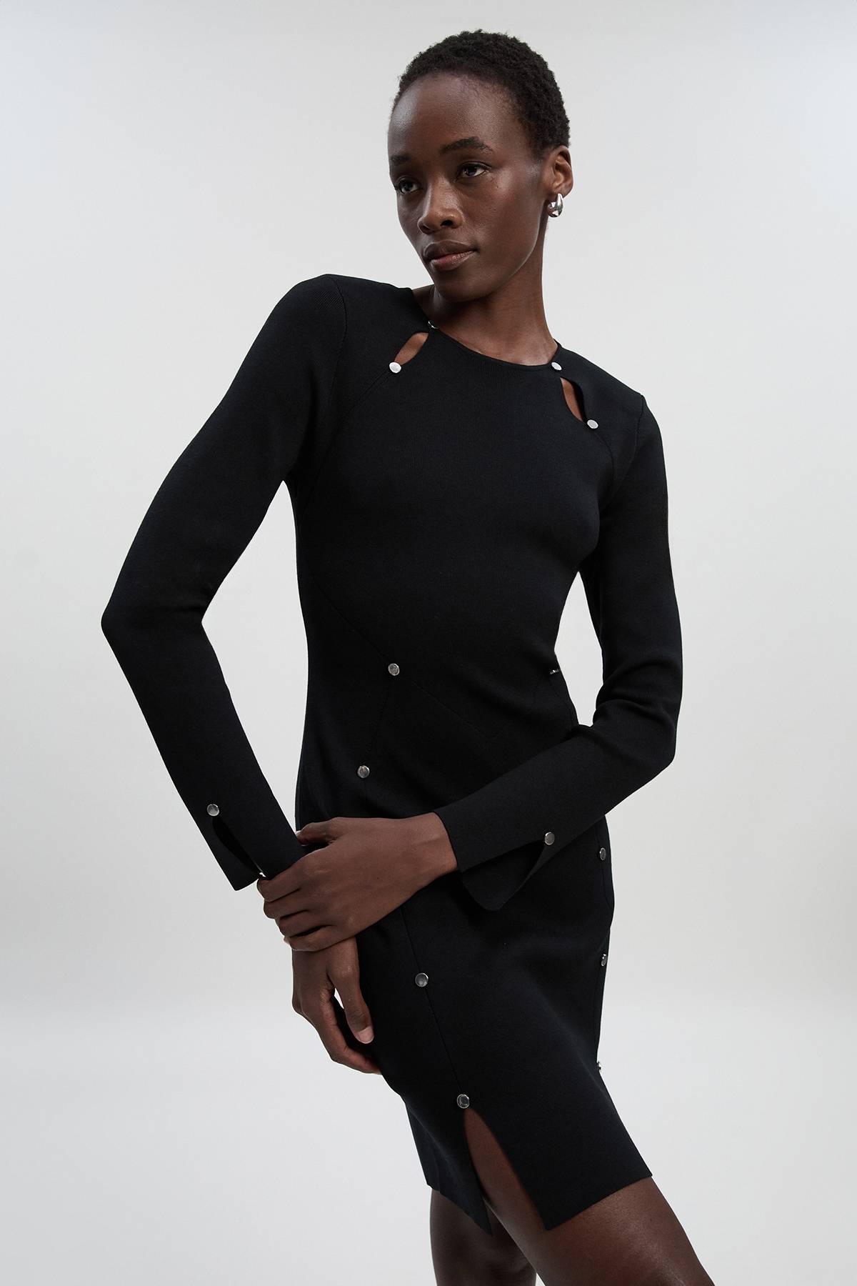 KarenMillen Robe Mini Tricotée Grande Taille Mélange Viscose Détail Cloutés Décolleté Goutte