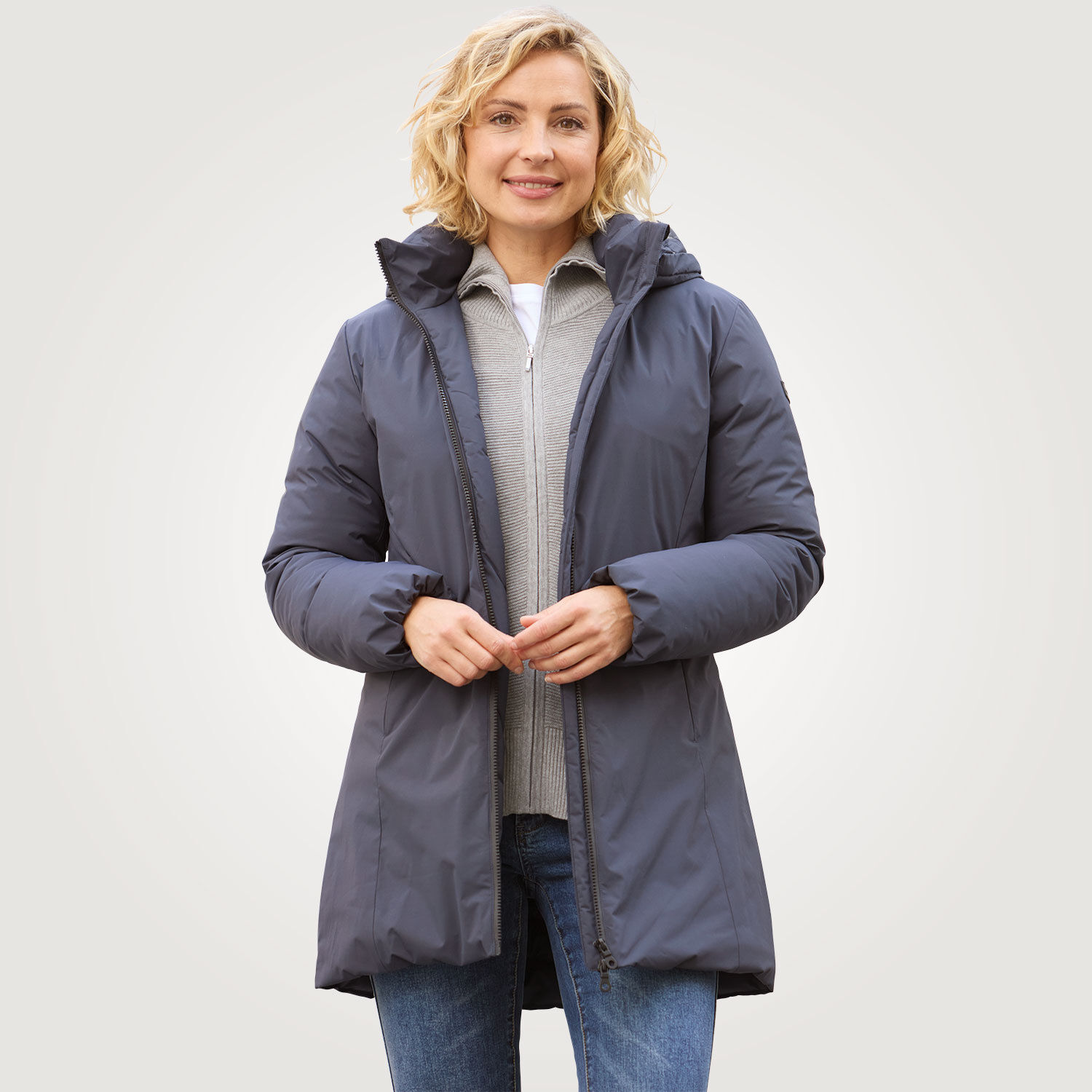 Wärmende Damen Jacke mit abnehmbarer Kapuze
