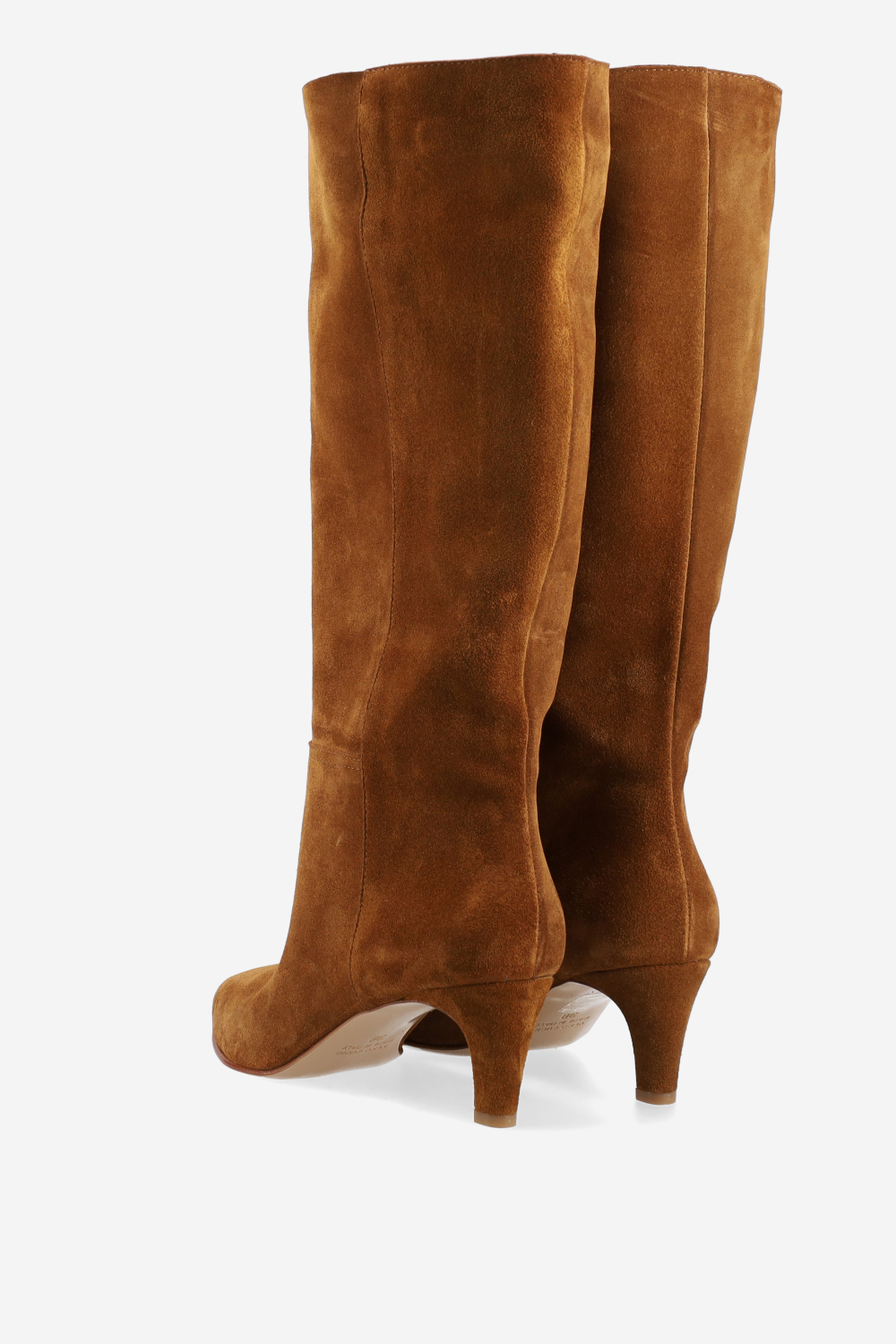 Pointed-toe suede boots