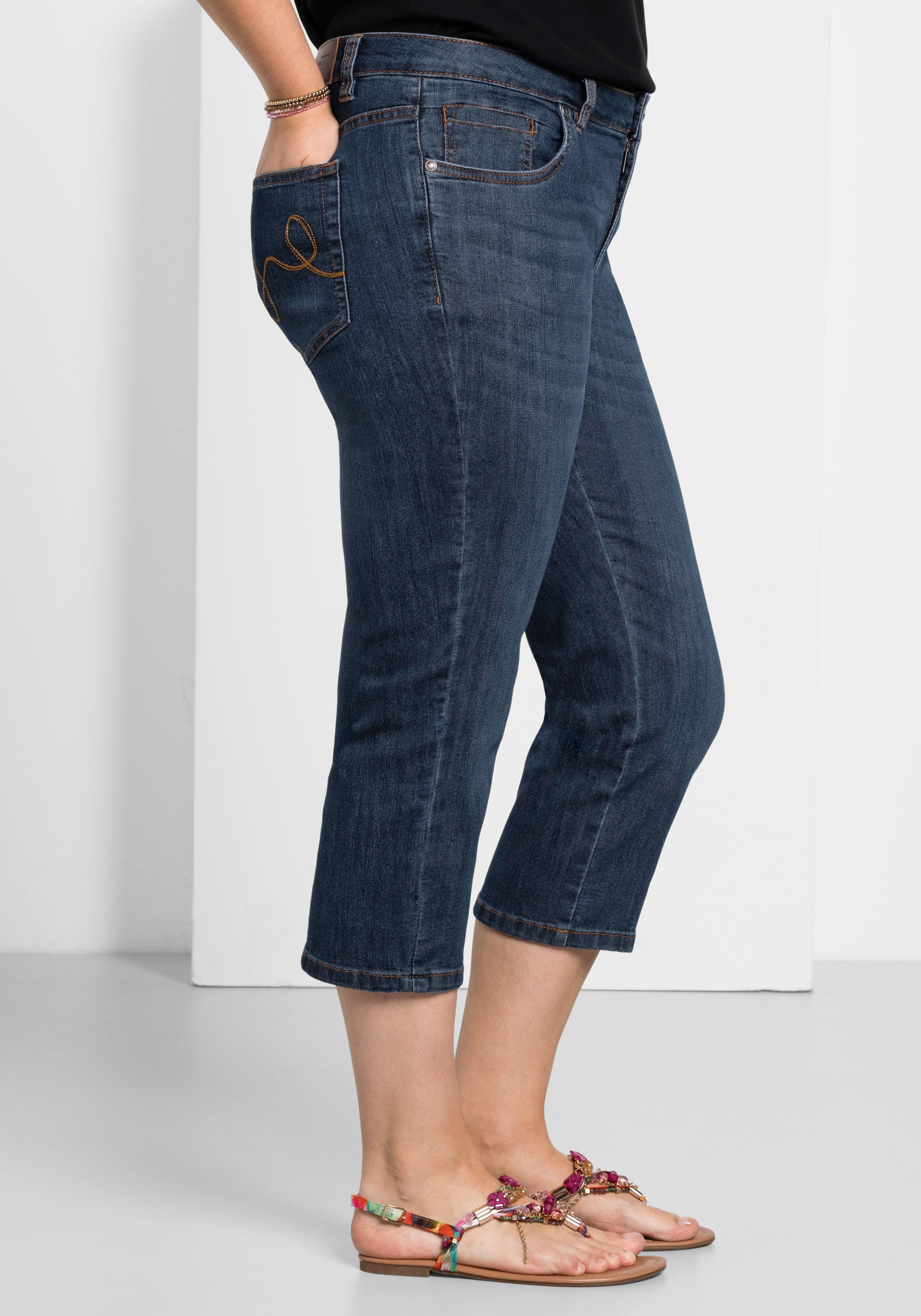 Caprijeans mit Used-Effekten