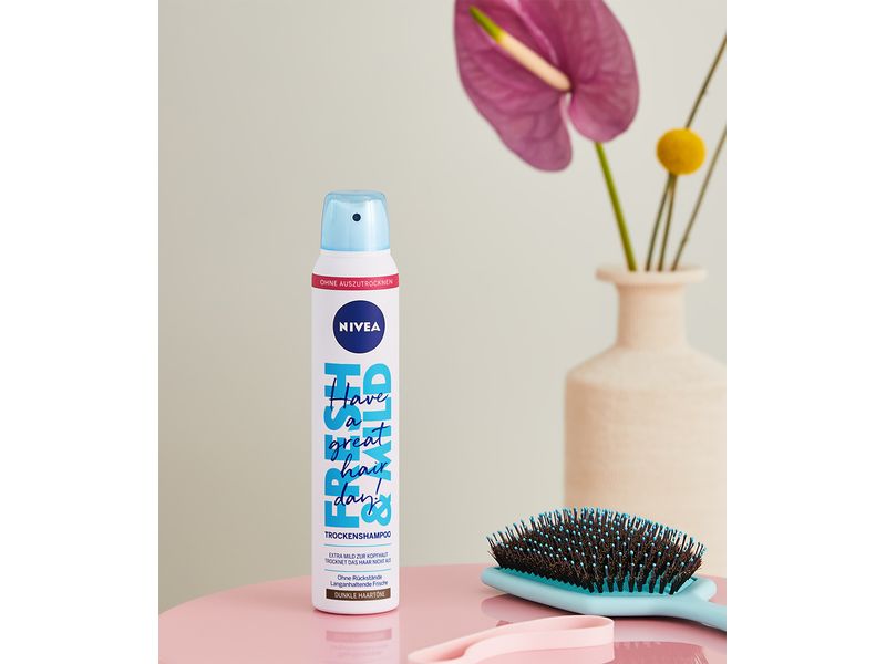 NIVEA Trockenshampoo    dunkle Haartöne 200 ml Für ein frisches Haargefühl