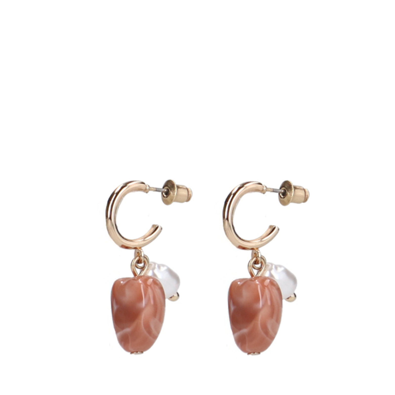 Gouden hangers met gekleurde steentjes