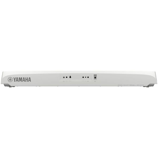 Yamaha DGX-670 WH Bundle