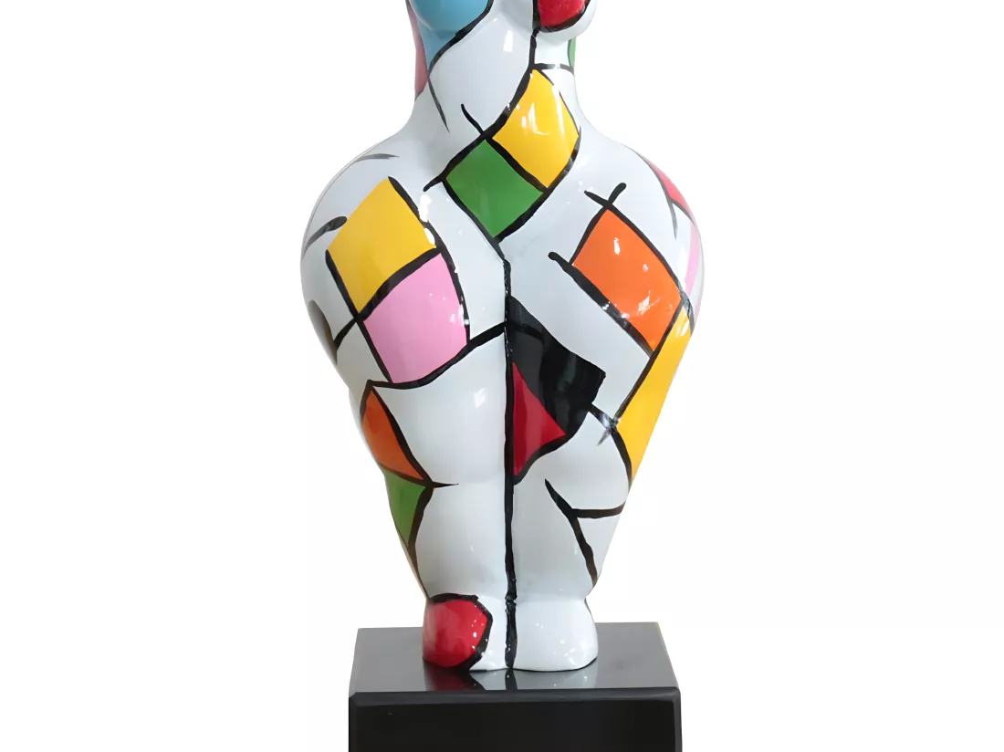 Statue femme bras levés carreaux multicolores H34 cm - LADY SQUARE
