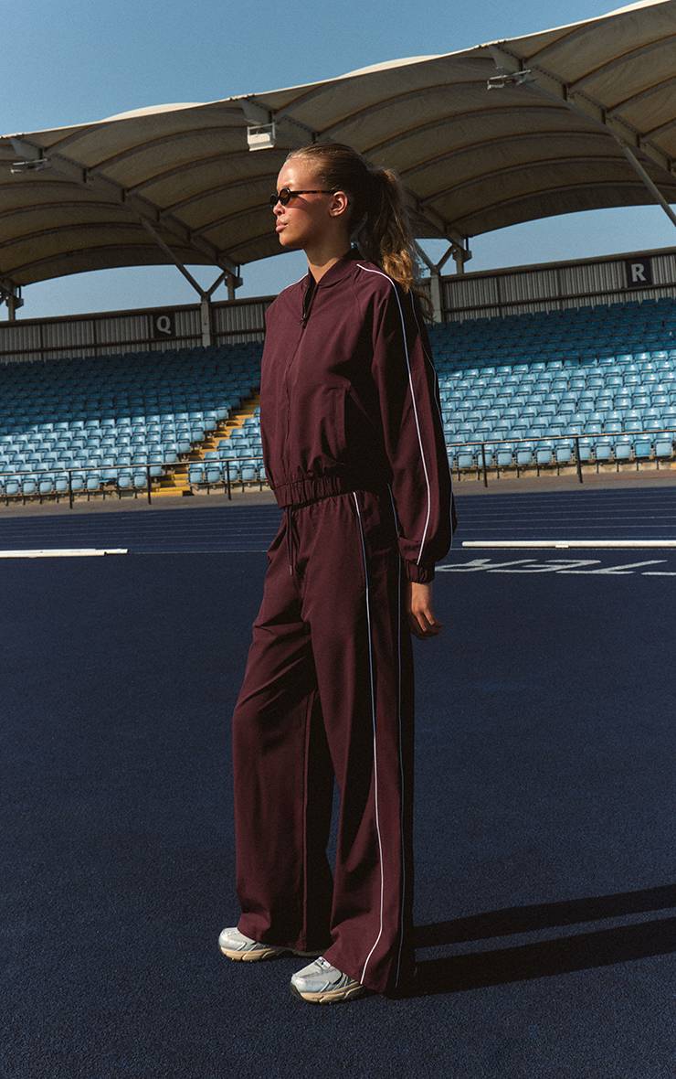 Rouge Bordeaux Jogging Large En Tricot Bleu Clair Avec Passepoil Contrasté
