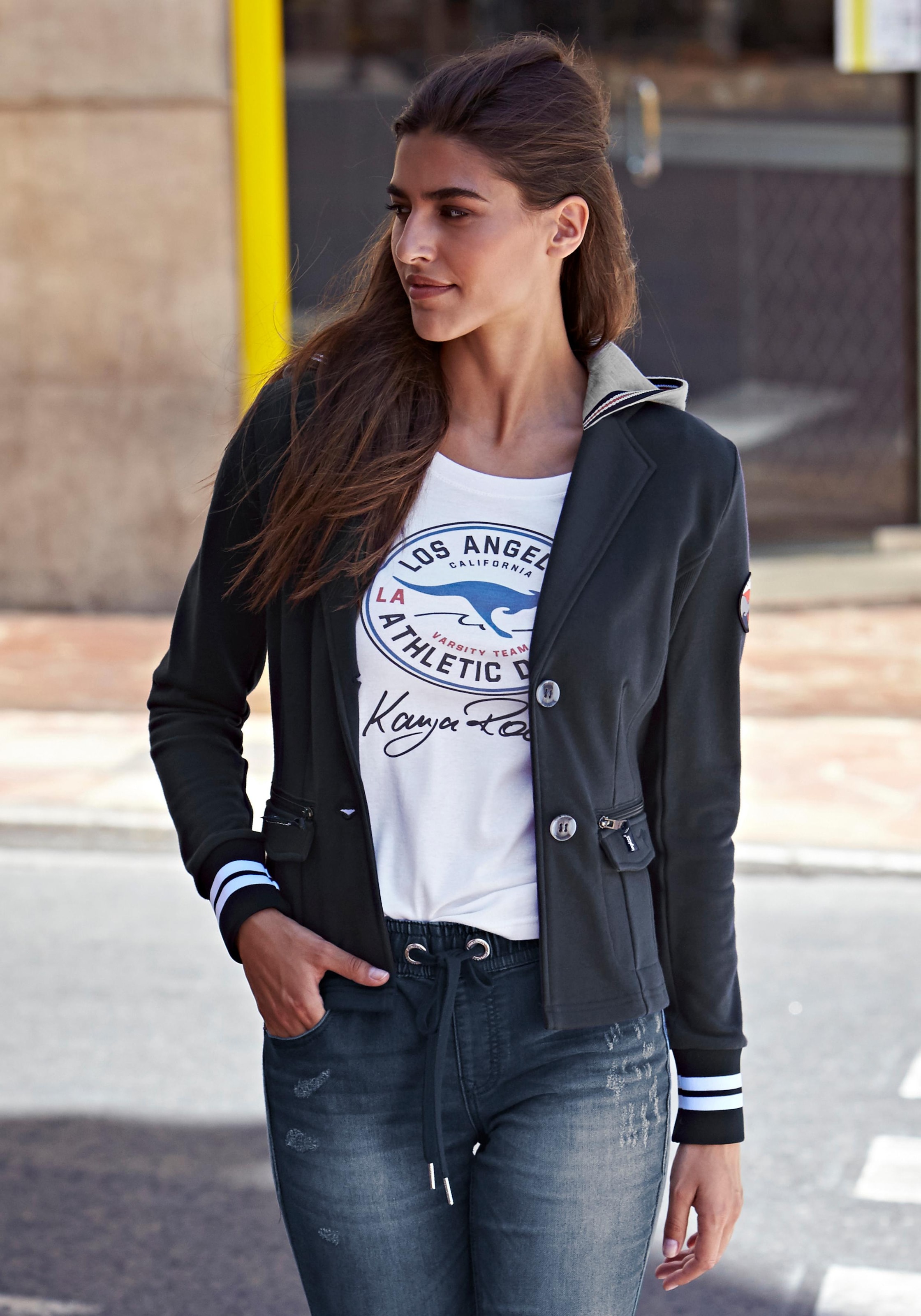 KangaROOS Sweatblazer , mit vielen Details und abnehmbarer Kapuze