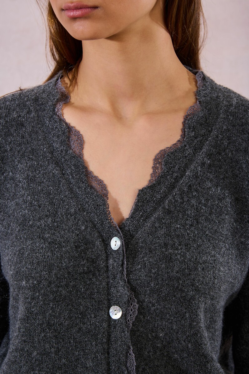 MOLLY BRACKEN<br>Cardigã com franjas e renda