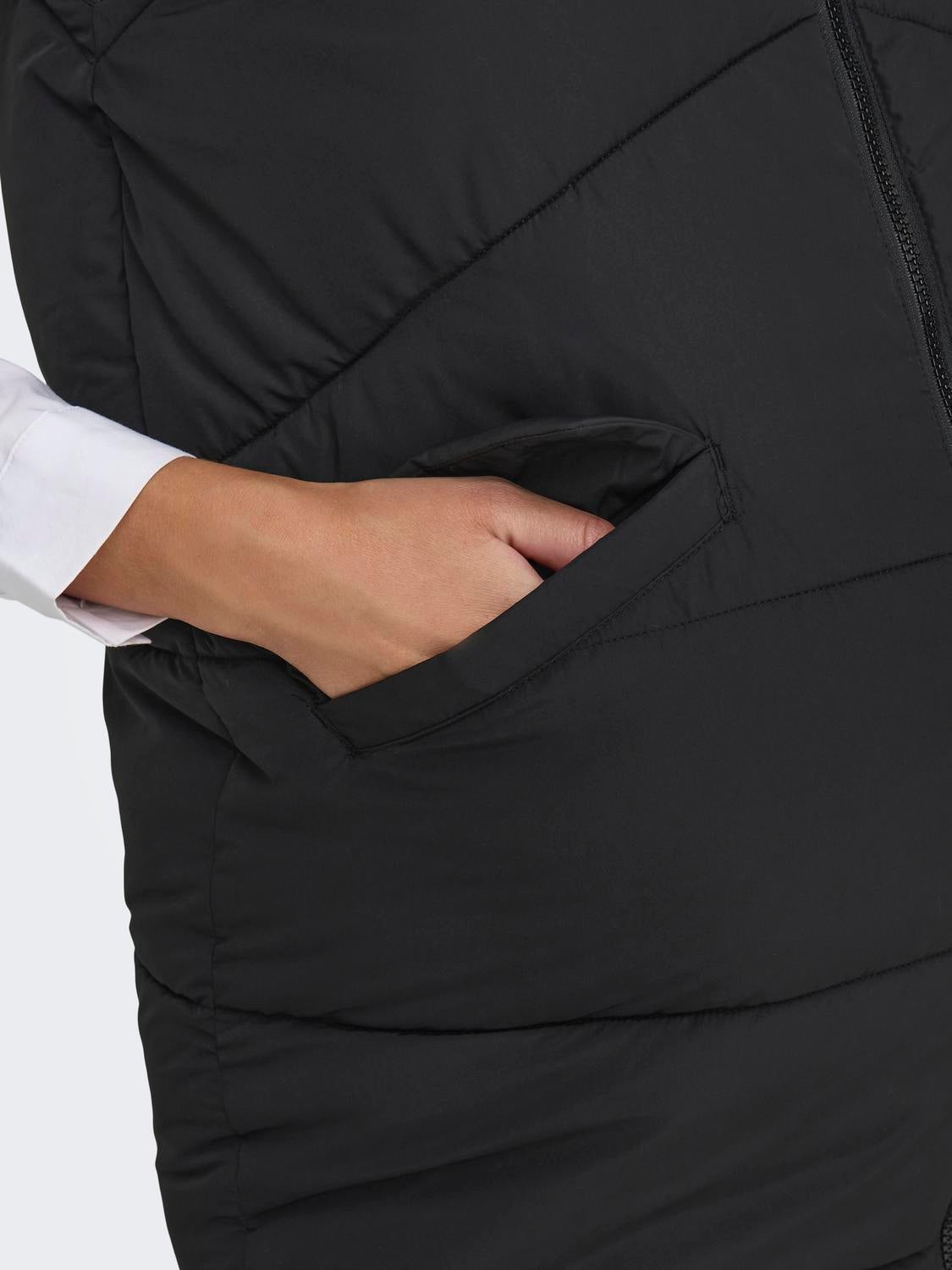 OLMMATILDE Daunenweste Black