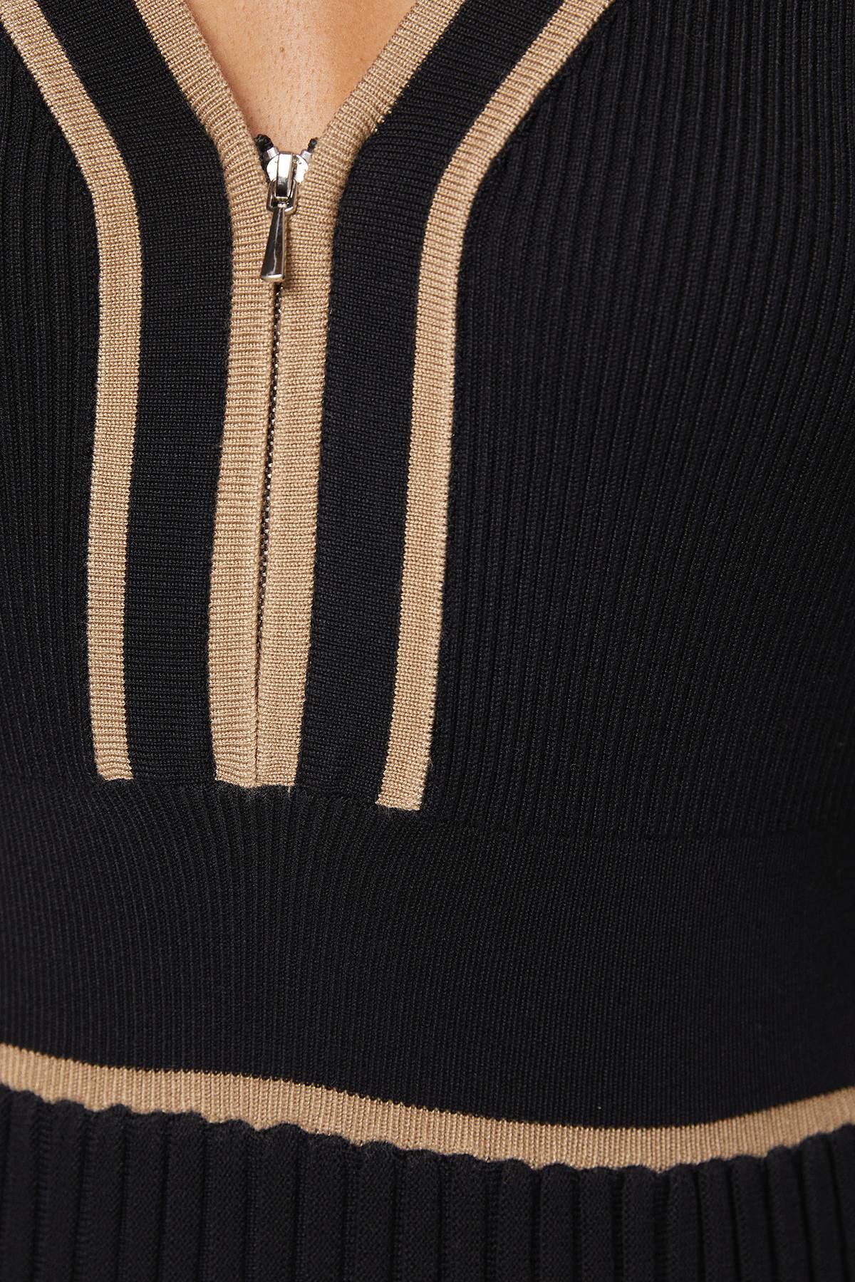 Wallis Robe Midi Tricotée Plissée avec Fermeture Éclair Devant