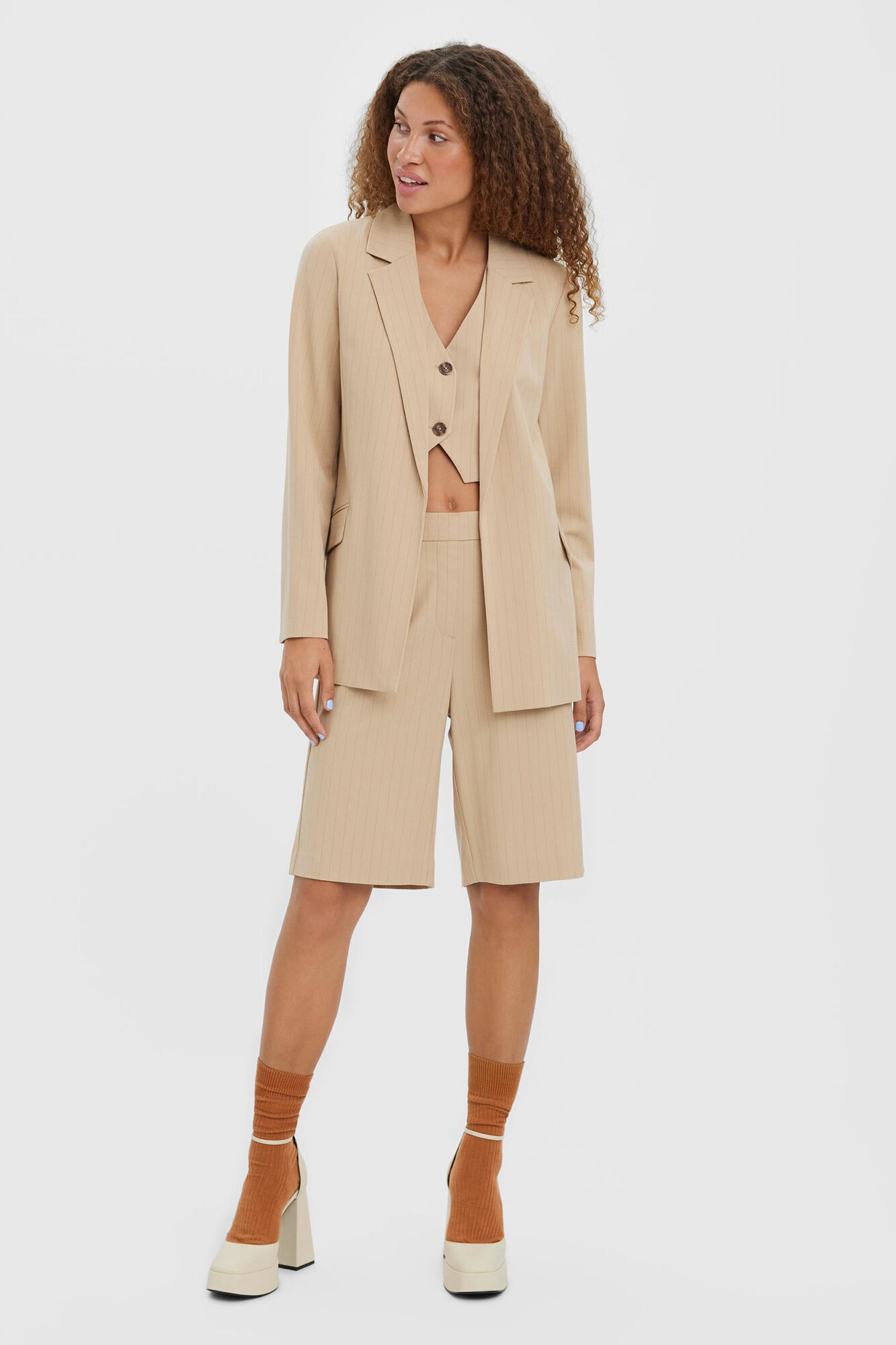 Blazer comprido com quatro botões - Marrom