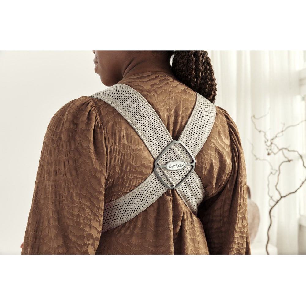 Køb BabyBjörn Grey Beige Bæresele Mini | Luksusbaby