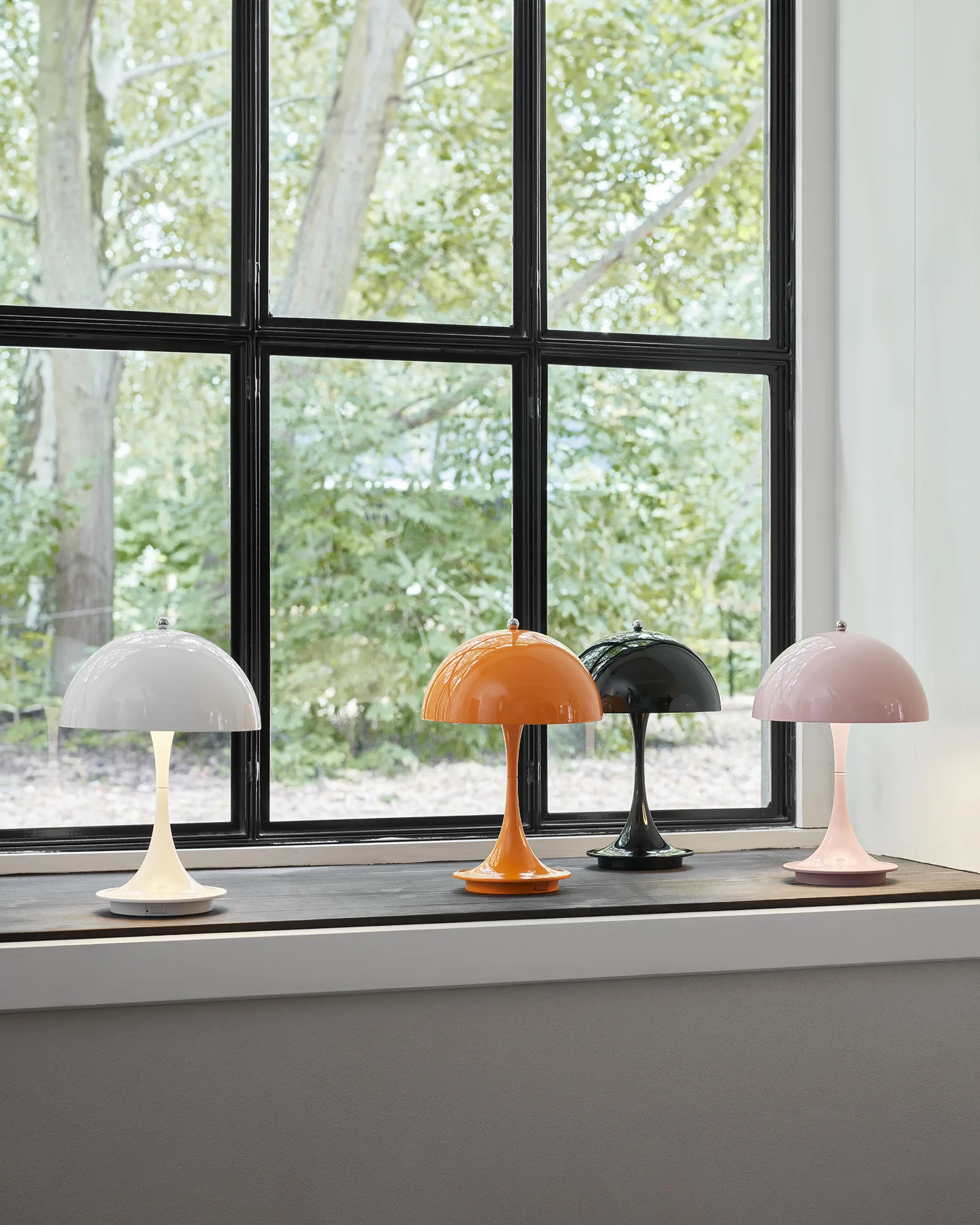 Louis Poulsen Panthella 160 Portable Lamp Opal - Universal Plug