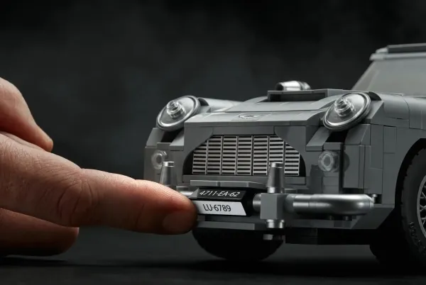 LEGO Creator Expert 10262 James Bond™ Aston Martin DB5
