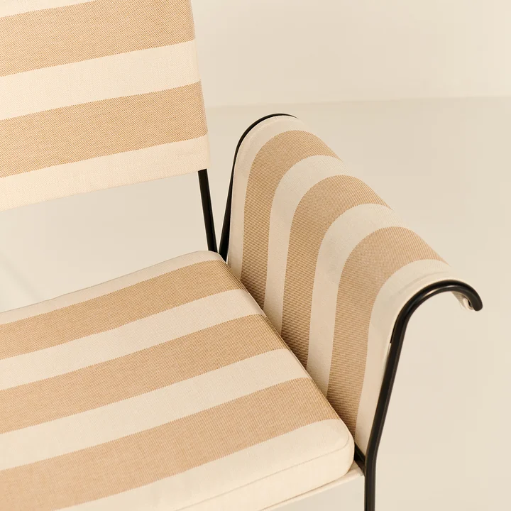 Gubi - Tropique Outdoor Dining Chair, classic black / Leslie Limonta (06)