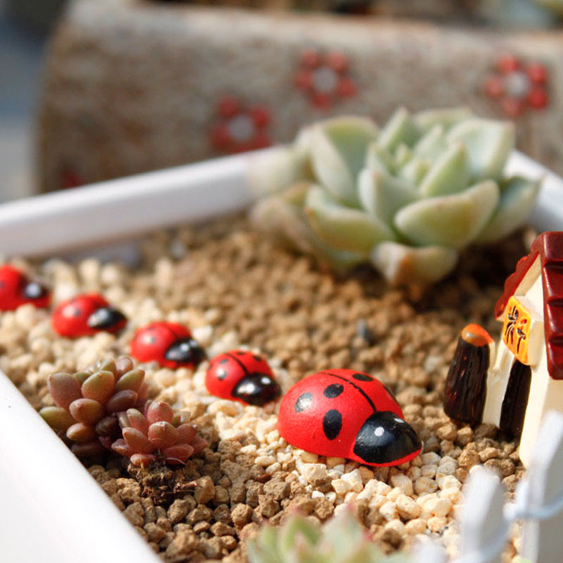 (100er Set) 15mm Holz Glückskäfer Selbstklebende Marienkäfer Deko Geschenktopper - Rot / Schwarz